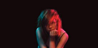Carly Rae Jepsen lança versão deluxe expandida de ‘E•MO•TION’ com faixas bônus