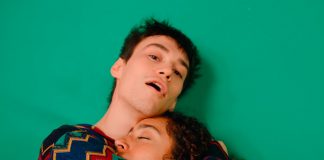 Jacob Collier lança videoclipe fofo para “Sleeping On My Dreams”