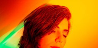Julia Holter lança cover de “Gold Dust Woman” do Fleetwood Mac