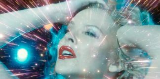 Kylie Minogue lança o videoclipe intergaláctico de “Say Something”