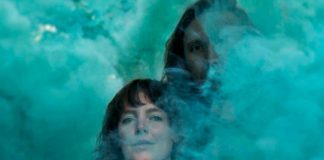 Sylvan Esso captura o espírito resiliente de Nova Iorque no videoclipe de “Rooftop Dancing”