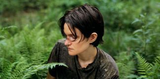 Adrianne Lenker, do Big Thief, anuncia dois discos solo e revela a faixa “anything”