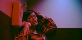 Teyana Taylor e a rotina das operadoras de telessexo em “1800-One-Night”
