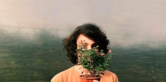 Gabrre, aposta indie nacional, lança o disco de estreia ‘tocar em flores pelado’