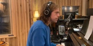 Big Red Machine, de Aaron Dessner e Justin Vernon, mostra cover de Aimee Mann