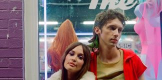 Troye Sivan lança novo videoclipe de “Easy” com Kacey Musgraves e Mark Ronson