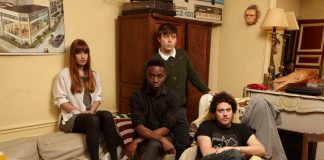 Metronomy prepara versão comemorativa do álbum ‘The English Riviera’ e lança a faixa descartada “Picking Up for You”