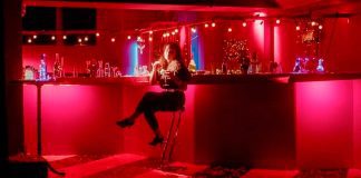 Caroline Alves e uma balada vazia durante a pandemia no videoclipe de “Dizzy”