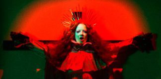 Garbage lança a faixa-título do álbum ‘No Gods No Masters’ com videoclipe provocador