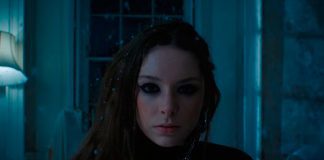 Holly Humberstone despede-se da antiga casa no single e videoclipe de “Haunted House”