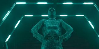 Dawn Richard dança num universo futurista e minimalista no videoclipe de “Boomerang”