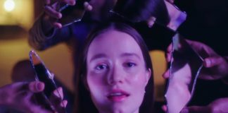 Sigrid está de volta com um pop encantador na motivadora “Mirror”
