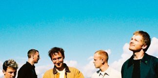 8 discos para ouvir hoje: Squid, Hooverphonic, Ashe, Iceage, Weezer e mais