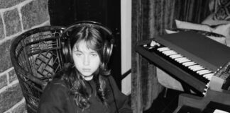 Clairo lança o single “Blouse”, com vocais de Lorde, e anuncia o disco ‘Sling’