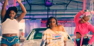 Laura Mvula comanda um lava-rápido no sensual videoclipe de “Got Me”