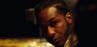 Leon Bridges lamenta uma relação fracassada no single “Why Don’t You Touch Me”