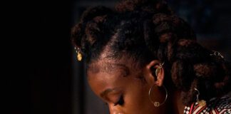 Little Simz lança a faixa “Rollin Stone” e lembra de passagem por São Paulo