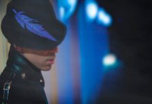 “Born 2 Die”, música inédita de Prince e inspirada em Curtis Mayfield, é divulgada