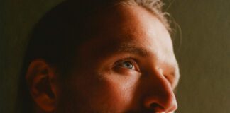 Hayden Thorpe anuncia o álbum ‘Moondust For My Diamond’ com o single “The Universe Is Always Right”