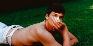 Omar Apollo deseja encontrar um amor no single “Go Away”