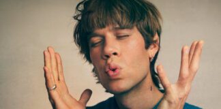 Porches anuncia o disco ‘All Day Gentle Hold !’ com o single “Okay”