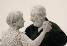 Rodrigo Amarante relaciona a magia da dança com o amor no single “Tango”