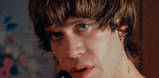 Porches associa saúde mental e amor no single e videoclipe de “Lately”