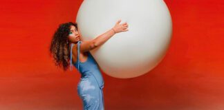 Alessia Cara lança o álbum ‘In The Meantime’ e o videoclipe de “Best Days”