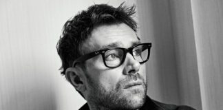 Damon Albarn lança a faixa “Particles” do álbum ‘The Nearer the Fountain, More Pure the Stream Flows’