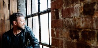 Damon Albarn lança “Royal Morning Blue”, single extraído do disco solo