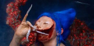 Ashnikko entra no clima do Dia das Bruxas no single “Halloweenie IV: Innards: Innards”