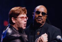 Os lendários Elton John e Stevie Wonder reencontram-se em “Finish Line”