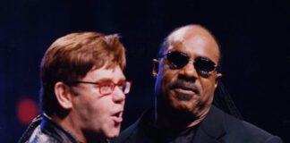 Os lendários Elton John e Stevie Wonder reencontram-se em “Finish Line”