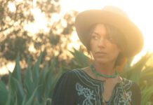 Susanna Hoffs, do The Bangles, anuncia disco de covers e lança single com Aimee Mann
