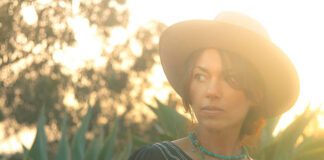 Susanna Hoffs, do The Bangles, anuncia disco de covers e lança single com Aimee Mann