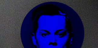 Jack White anuncia dois novos álbuns e lança videoclipe frenético de “Taking Me Back”