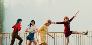 Los Bitchos lança videoclipe de “Good To Go!” com Alex Kapranos, do Franz Ferdinand