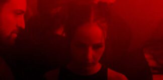 Ela Minus lança videoclipe perturbador e marcante de “N19 5NF”