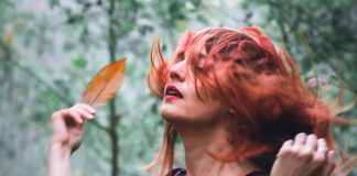 Emilya ndme lança lyric video do single indie pop e cativante “Taxi Driver”