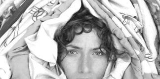 Aldous Harding anuncia o álbum ‘Warm Chris’ com o single “Lawn”