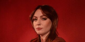 Angel Olsen compartilha cover para “Something On Your Mind” de Karen Dalton