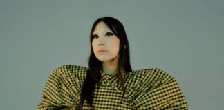 SASAMI lança o single “Call Me Home” inspirado em Sheryl Crow