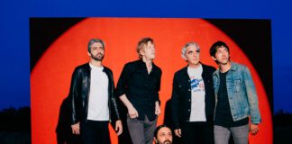 Spoon lança a faixa “My Babe” do álbum ‘Lucifer On the Sofa’
