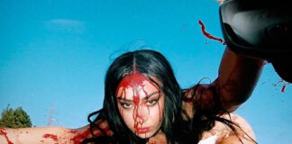 Charli XCX lança a edição deluxe do álbum ‘CRASH’ com 4 faixas extras