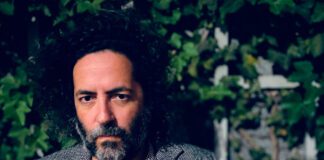 Destroyer lança a faixa “June”, inspirada em Donna Summer, do álbum ‘LABYRINTHITIS’