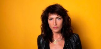 Joan As Police Woman lança videoclipe de “Get My Bearings” dirigido por Matt Weiner