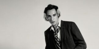 Oliver Sim, do The xx, lança o single de estreia solo “Romance With A Memory”