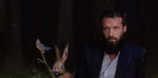 Father John Misty compartilha a épica faixa “The Next 20th Century”