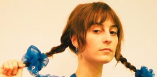 Faye Webster anuncia EP orquestral com videoclipe da faixa-título ‘Car Therapy’