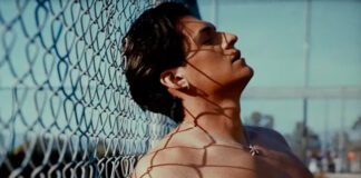 Omar Apollo lança disco de estreia, ‘Ivory’, e videoclipe de “Tamagotchi”